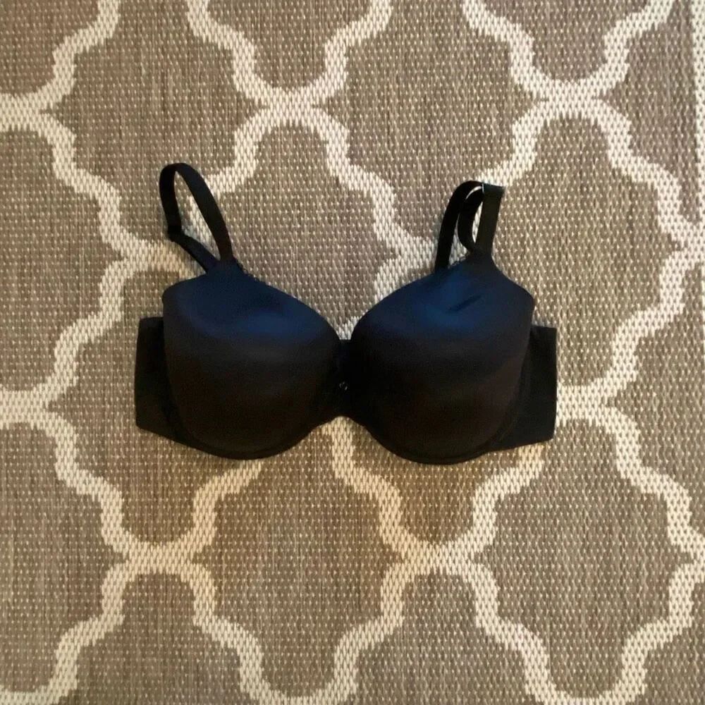 Victoria’s Secret body by Victoria lined perfect coverage bra size 40DDD